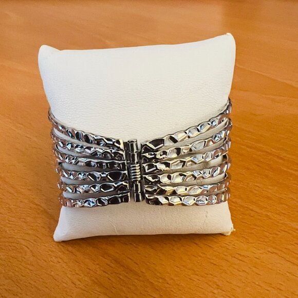 Guess Silver Tone Hinge Cuff Bracelet NWOT - Picture 2 of 3